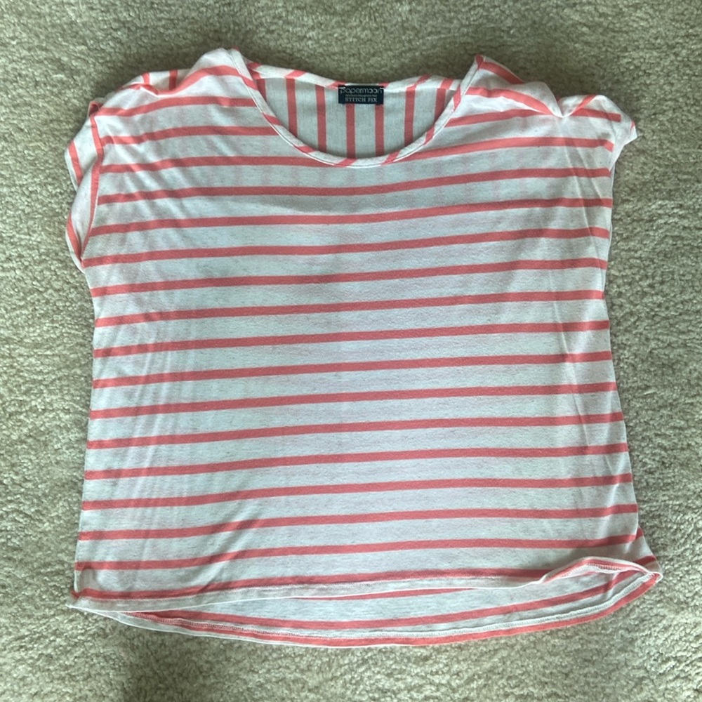 Paper moon T-shirt. Size large. Coral and white horizontal stripe.